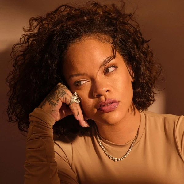 https://www.varle.lt/static/uploads/products/1934/fen/fenty-beauty-eaze-drop-blurring-skin-tint-6480453877.webp