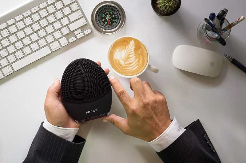 Foreo Luna 3 Men juoda - elektrinis veido šepetys (LUNA3BLACK)