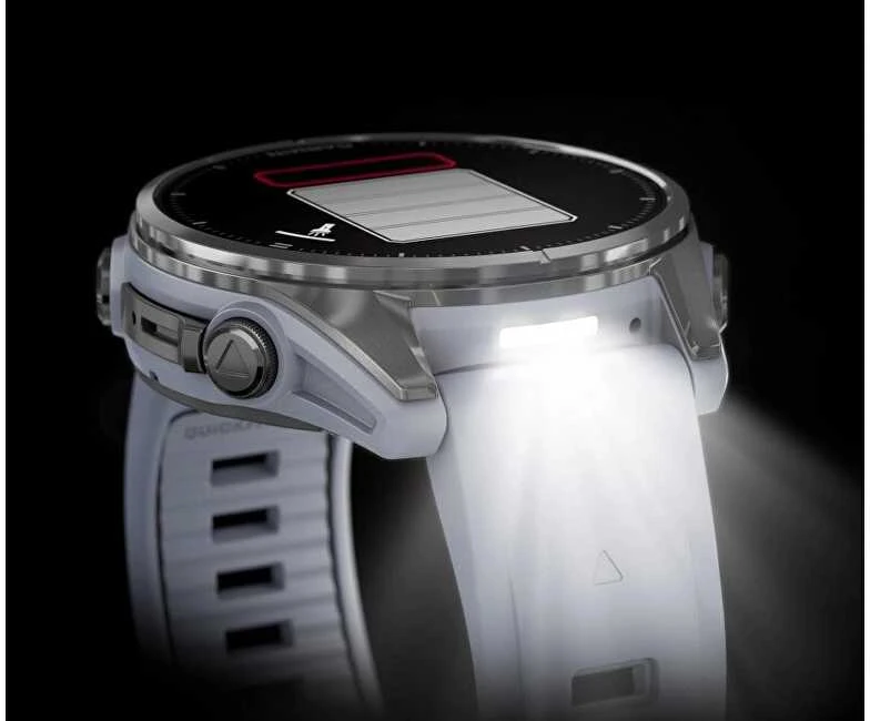 Išmanusis laikrodis Garmin Fenix 8 – 43 mm, AMOLED Sidabrinės spalvos korpusas su baltojo akmens spalvos silikoniniu dirželiu