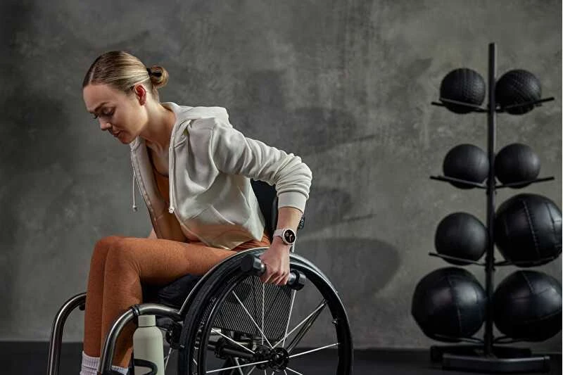 Išmanusis laikrodis Garmin vívoactive® 5 Kreminės aukso spalvos aliuminio apvadas su dramblio kaulo spalvos korpusu ir silikoniniu dirželiu