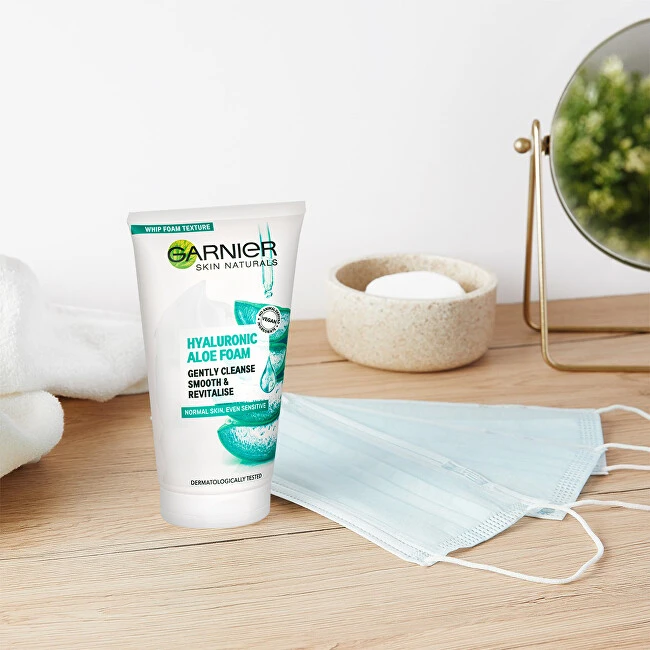 Garnier Skin Naturals hialurono alavijo putos valomosios putos moterims, 150 ml