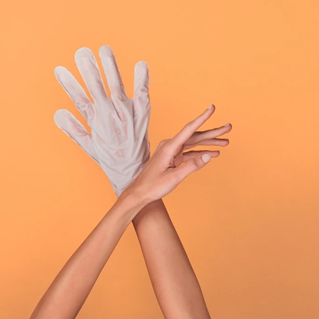 Kaukė rankoms Iroha Regenerating Peach Hand & Nail Gloves su persikais, 1 pora pirštinių