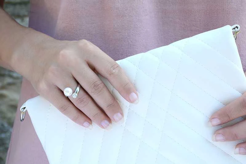 Jwl Luxury Pearls Sidabrinis žiedas su baltu perlu ir skaidriu kristalu JL0432