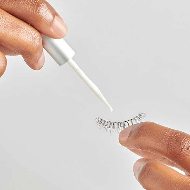 KISS „Super Stick“ 5 dienų ilgalaikio nešiojimo blakstienų klijai (nuimami blakstienų klijai), skaidrūs, 4,8 g