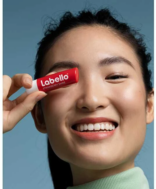 Labello Strawberry Shine Caring Lūpų balzamas