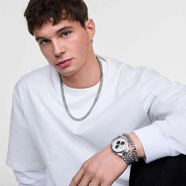 Daniel Wellington „Iconic 42 Chronograph Arch 5-Link“ balkšvos spalvos pandos sidabro spalvos DW00100872 laikrodis