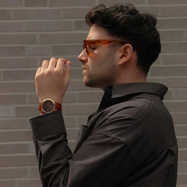 Laikrodis DANIEL WELLINGTON DW00100640. Kvarcas, spalva: raudona. Vyriški.