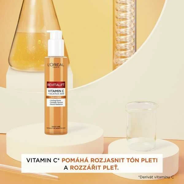 L'Oréal Paris Revitalift Clinical vitaminas C + salicilo rūgštis Valiklis Valiklis Mousse moterims, 150 ml