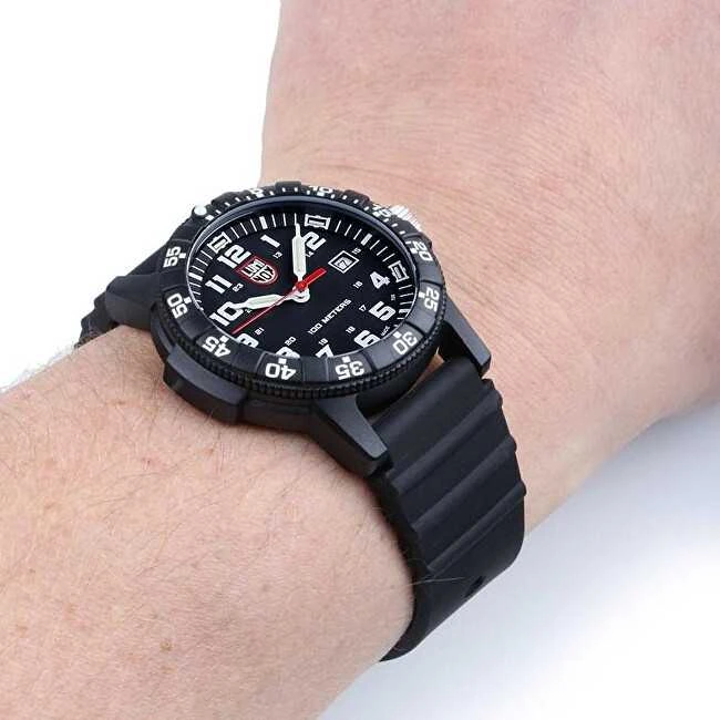 Laikrodis Luminox Odaspalvis jūrinis vėžlys (milžiniškas) XS.0321.L