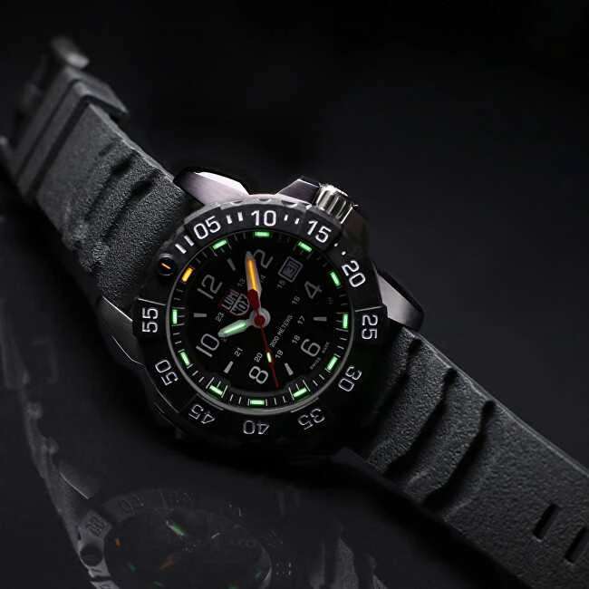 Laikrodis „Luminox Navy SEAL“ karinis nardymo kaklo papuošalas XS.3251.CB