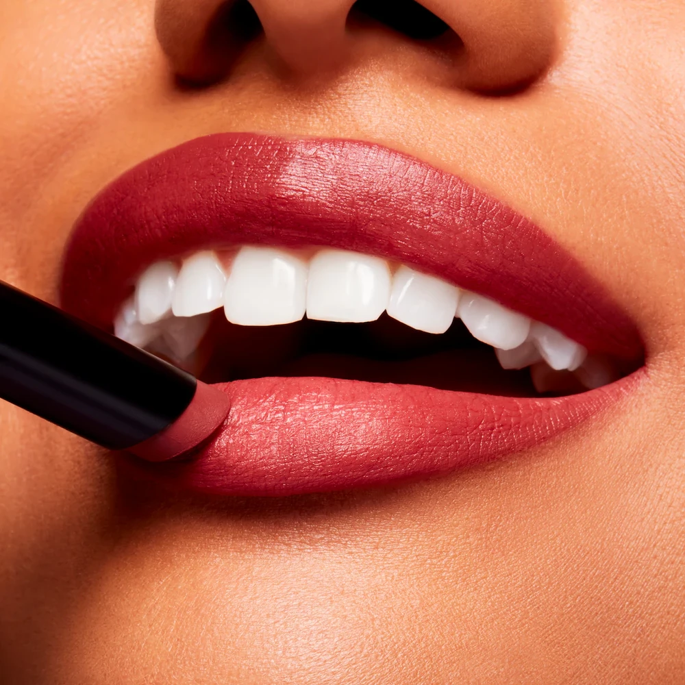 Lūpų dažai MAC Powder Kiss Velvet Blur Slim Stick, 2 g. | spalva: 880 Rose Mary aprašymas - Prekės nuotrauka