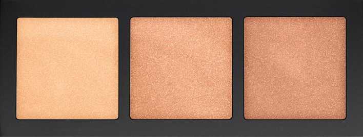 MAC Hyper Real Glow Brightener moterims, 13,5 g
