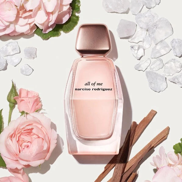 Rinkinys Narciso Rodriguez: „All Of Me“ moteriškas kvepalas, 90 ml + „All Of Me“ moteriškas kvepalas, 10 ml + „All Of Me“ drėkinamasis kūno losjonas, 50 ml