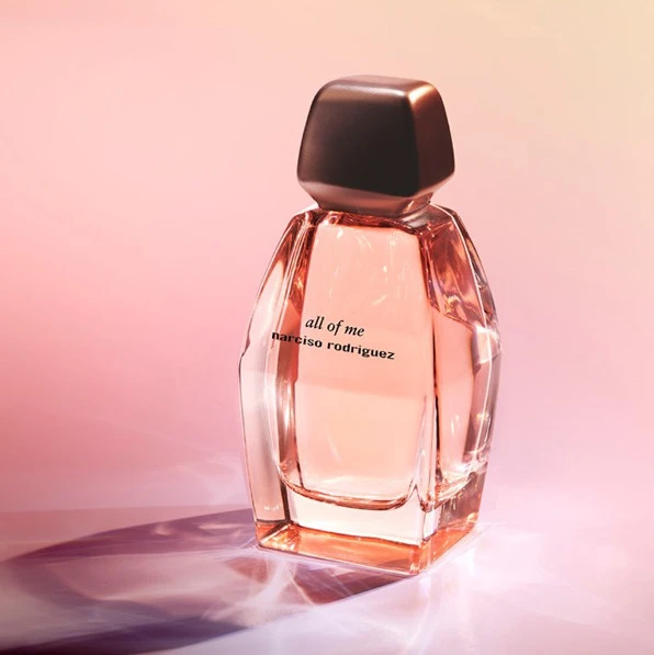 Rinkinys Narciso Rodriguez: „All Of Me“ moteriškas kvepalas, 90 ml + „All Of Me“ moteriškas kvepalas, 10 ml + „All Of Me“ drėkinamasis kūno losjonas, 50 ml
