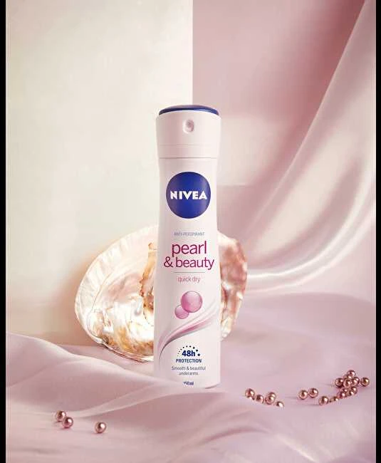 Nivea Pearl & Beauty purškiamas dezodorantas su perlais
