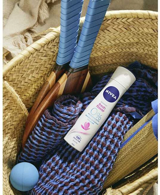 Nivea Fresh Flower purškiklis krepšyje su sporto inventoriumi