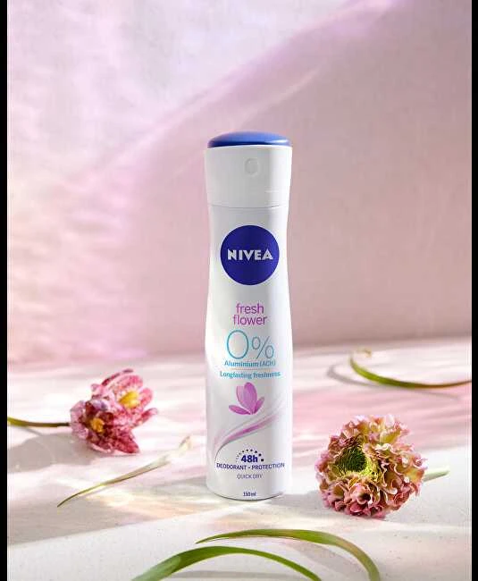 Nivea Fresh Flower dezodorantas su gėlių dekoru