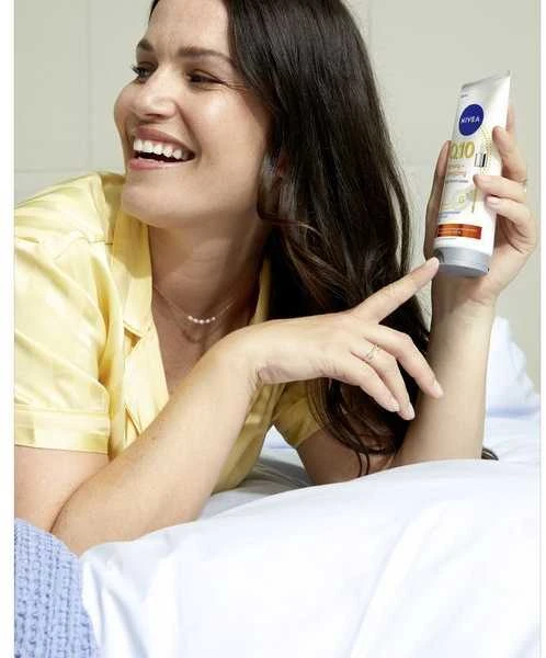 Nivea Q10 Stangrinanti ir Energizuojanti veido kaukė, 200 ml