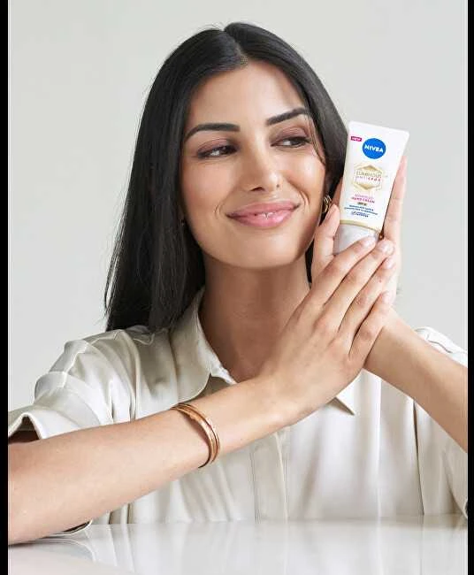 Nivea „Luminous630®“ rankų kremas nuo spalvos pakitimų SPF15, 50 ml