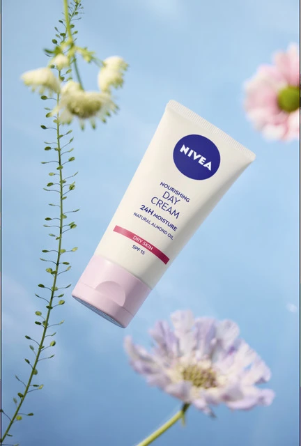 Nivea Maitinamasis dieninis kremas SPF 15 24 val. drėkinimas 50 ml