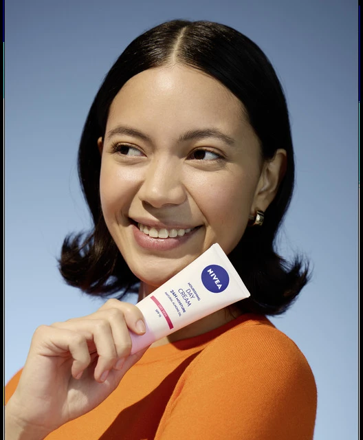 Nivea Maitinamasis dieninis kremas SPF 15 24 val. drėkinimas 50 ml