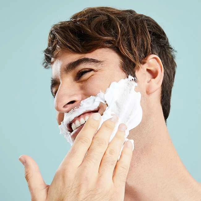 Nivea - Vyrams jautriai odai - 200 ml