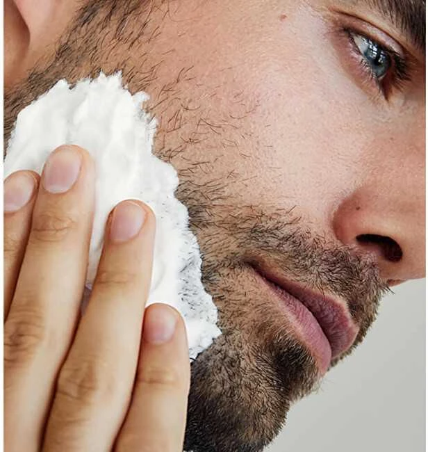 Nivea Men Sensitive skutimosi putos, 200 ml