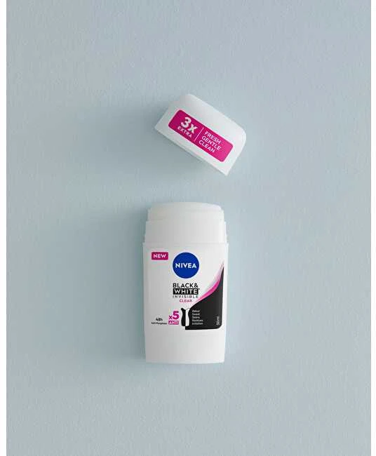 Nivea kietas antiperspirantas su atidarytu dangteliu