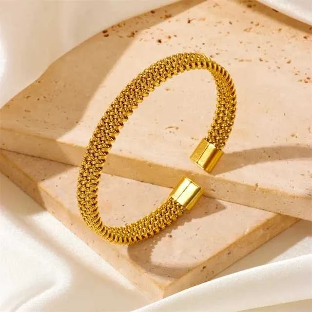 Troli A decent steel bracelet