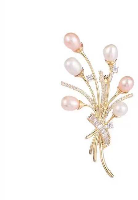 Troli Brooch Bouquet with genuine pearls and crystals Gold