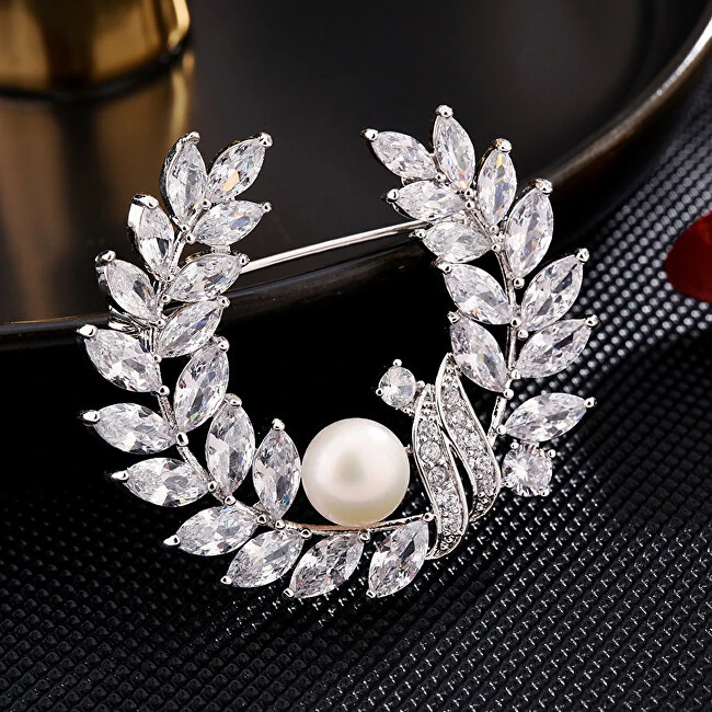 Troli Brooch with synthetic pearl and crystals