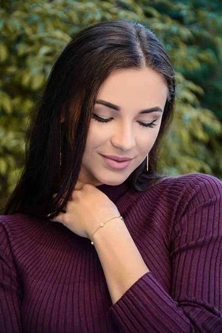 Troli Auksuota plieno apyrankė su blizgančiais ornamentais
