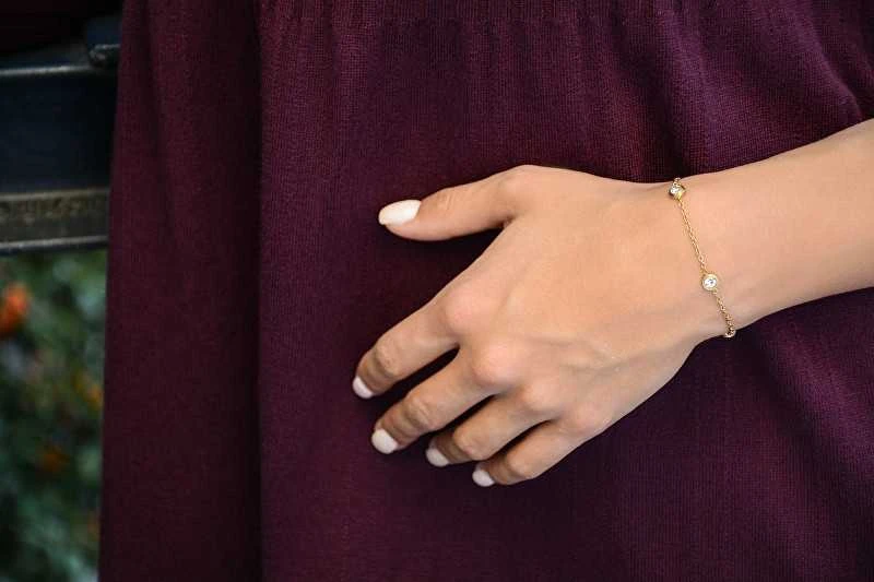 Troli Auksuota plieno apyrankė su blizgančiais ornamentais
