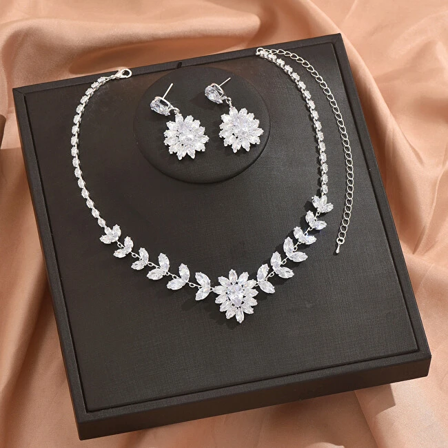 Troli Jewelry set with zircons Flower (pakabukas, earrings)
