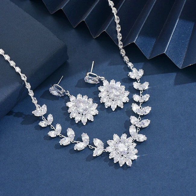 Troli Jewelry set with zircons Flower (pakabukas, earrings)