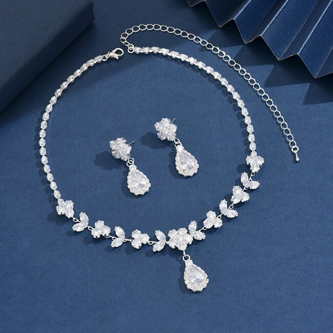 Troli Set of charming jewelry with zircons (pakabukas, earrings)