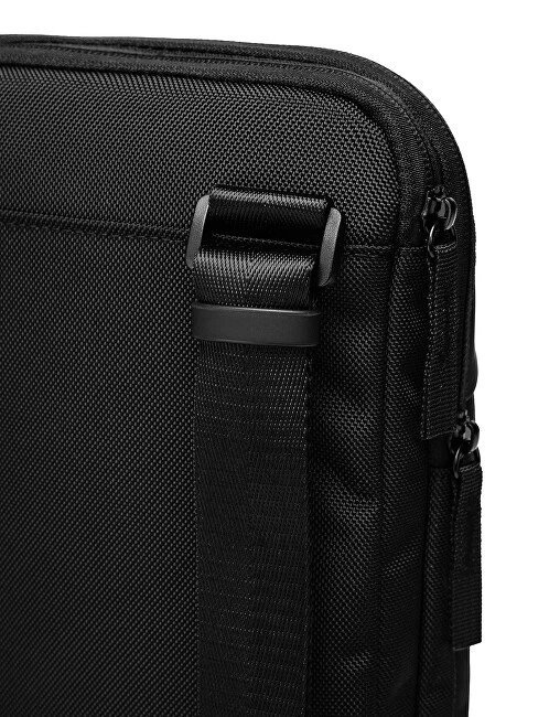 Vuch Rankinė per petį Saturn Juodas