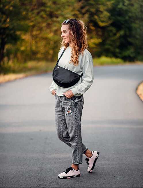 Vuch Dámská crossbody kabelka Clorinda Juodas