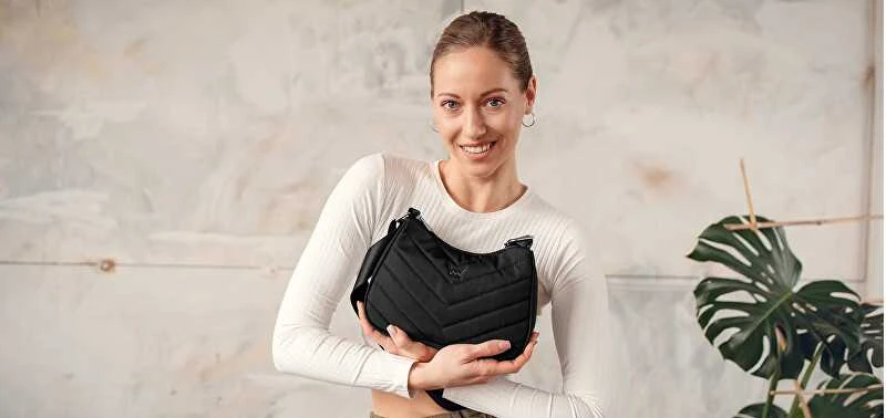 Vuch Moteriška crossbody rankinė Liva Juodas Banana Bag