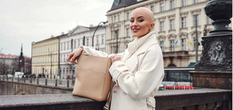 Vuch Moteriška kryžminė rankinė Eldrin rusvai gelsvas