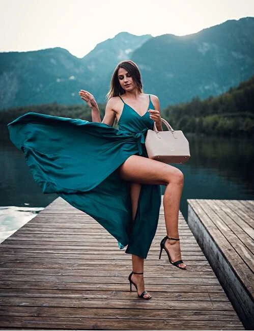 Vuch Moteriška odinė rankinė Cassidy rusvai gelsvas