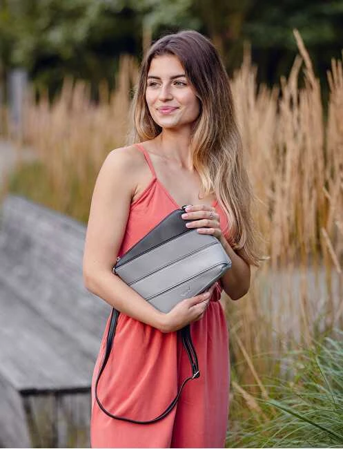 Vuch Moteriška rankinė Coalie Striped Juodas