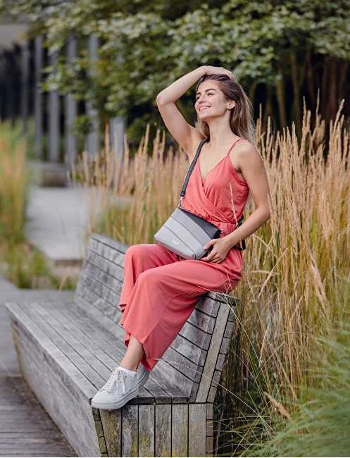Vuch Moteriška rankinė Coalie Striped Juodas