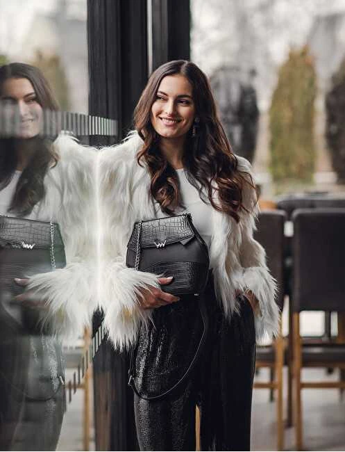 Vuch Moteriška rankinė Selena Juodas