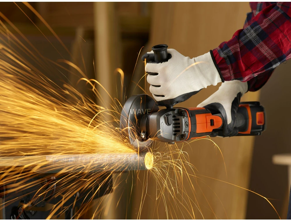 Kampinis šlifuoklis Black & Decker BCG720N-XJ (be akumuliatoriaus ir kroviklio)