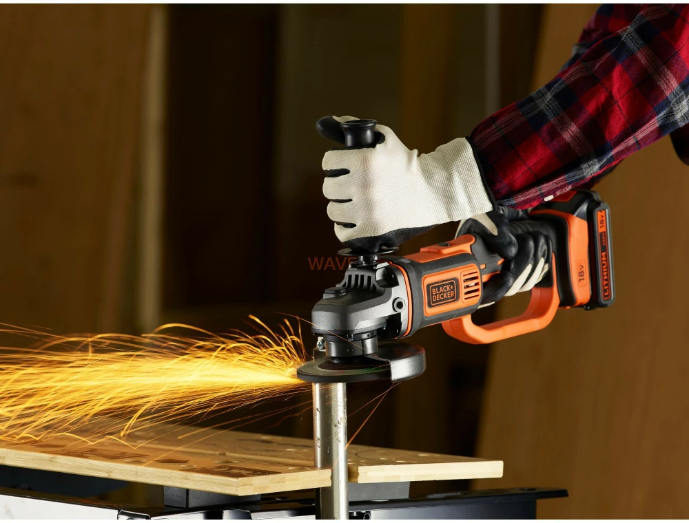 Kampinis šlifuoklis Black & Decker BCG720N-XJ (be akumuliatoriaus ir kroviklio)