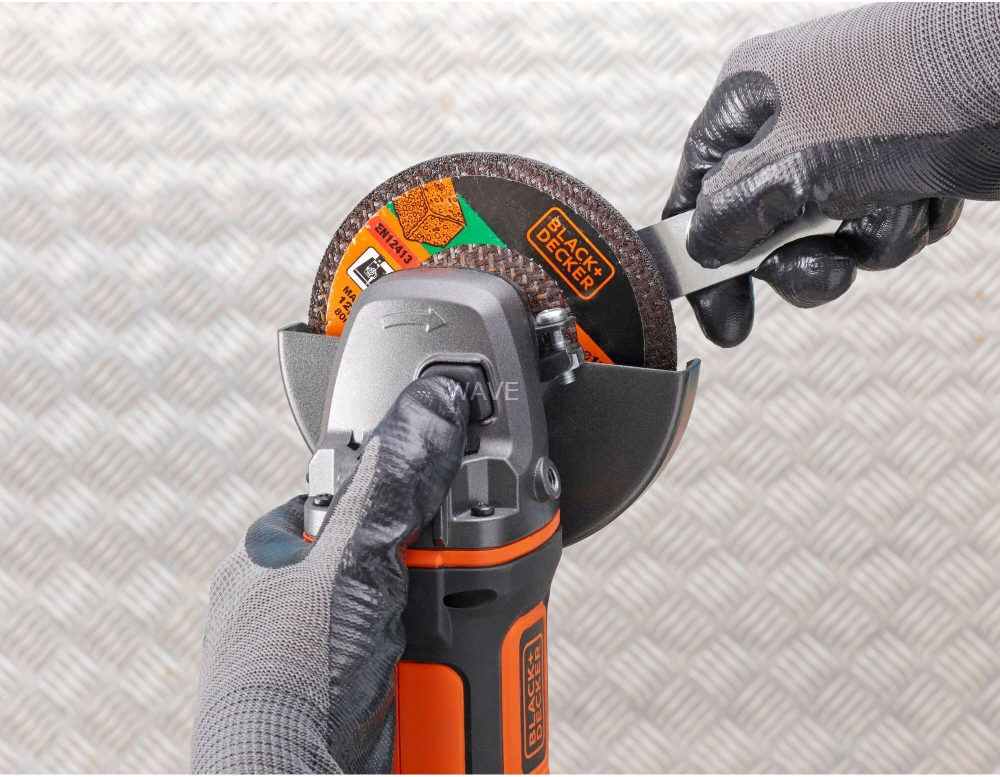 Kampinis šlifuoklis Black & Decker BCG720N-XJ (be akumuliatoriaus ir kroviklio)
