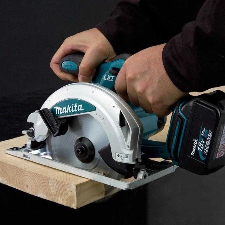 Makita DSS501Z Akumuliatorinis diskinis pjūklas 18 V, 51 mm, ø136x20, Be akumuliatorių ir kroviklio!