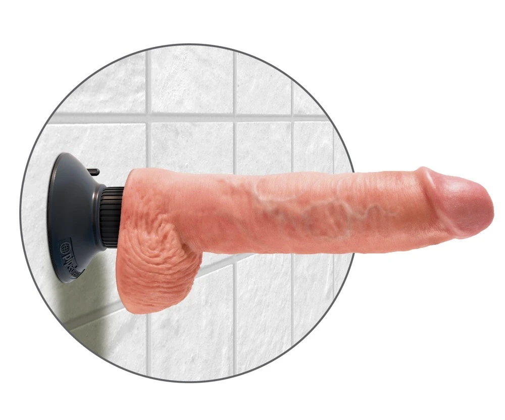 Pipedream King Cock 10 colių vibruojantis masturbatorius su kamuoliukais