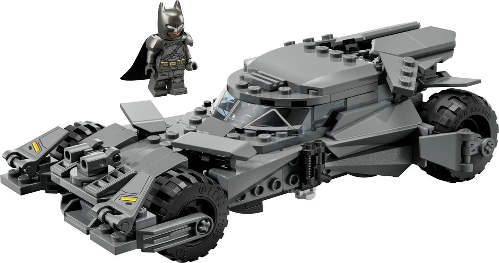 LEGO® Batman™: „Betmenas prieš Supermeną“: Betmeno automobilis, 76331